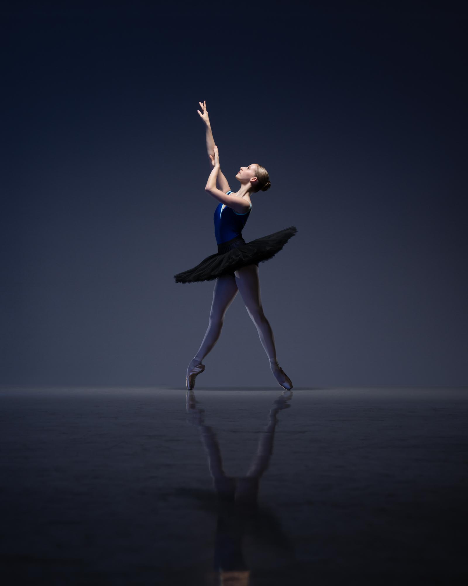 Images of Lois Fraiz, head shot and audition photos.